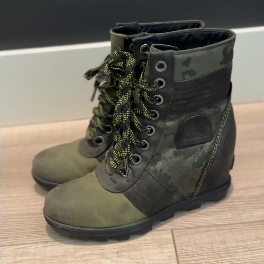 SOREL Lexie wedge bootie